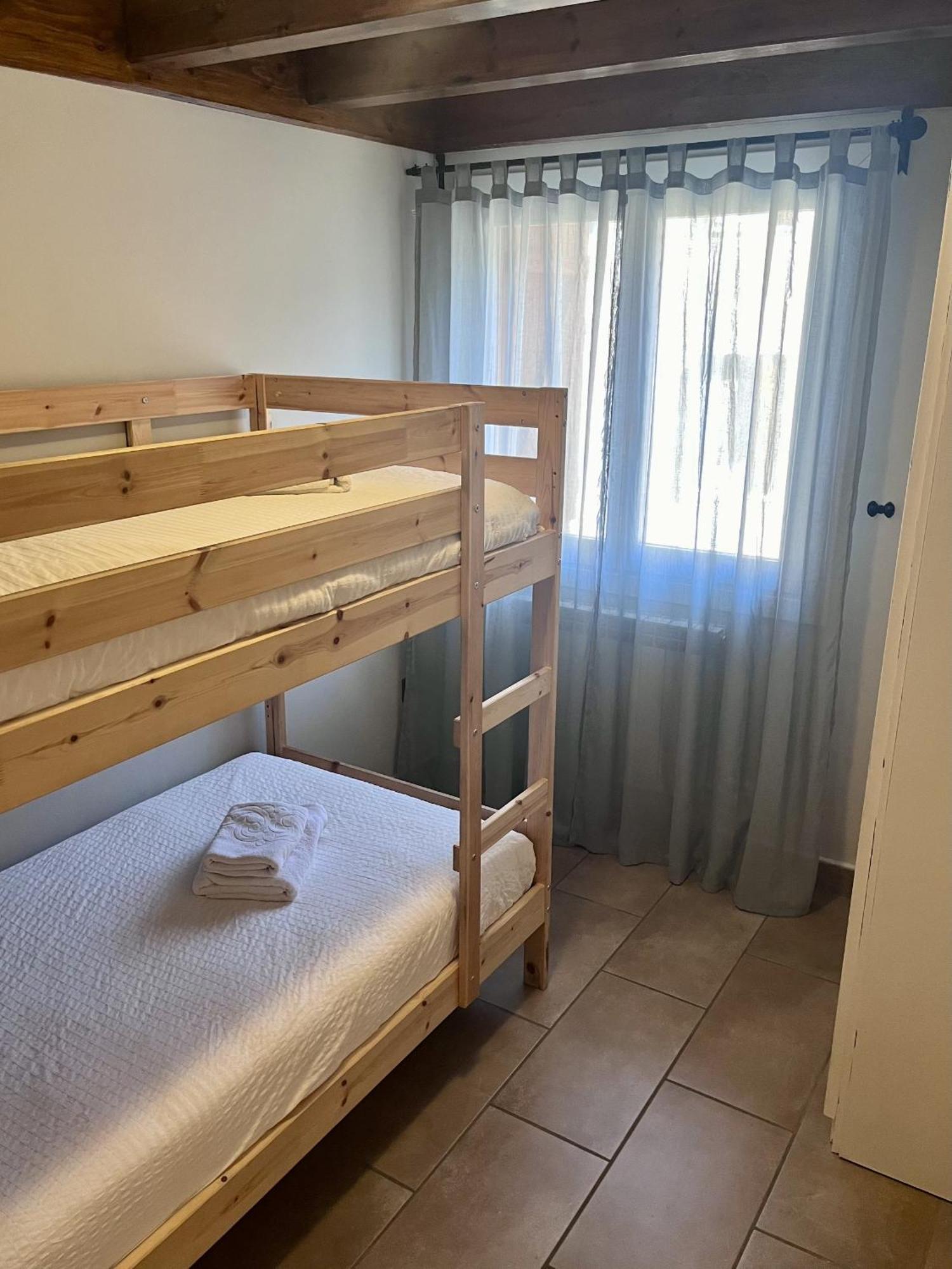 Apartamentos Blasco Tramacastilla de Tena Eksteriør billede
