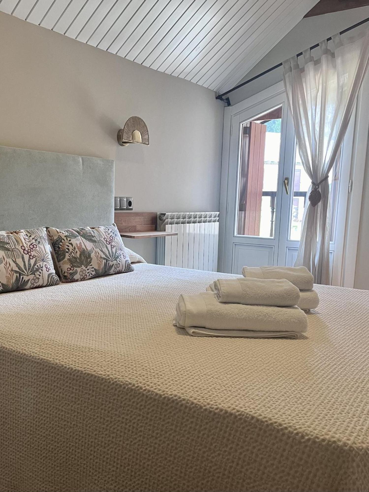 Apartamentos Blasco Tramacastilla de Tena Eksteriør billede
